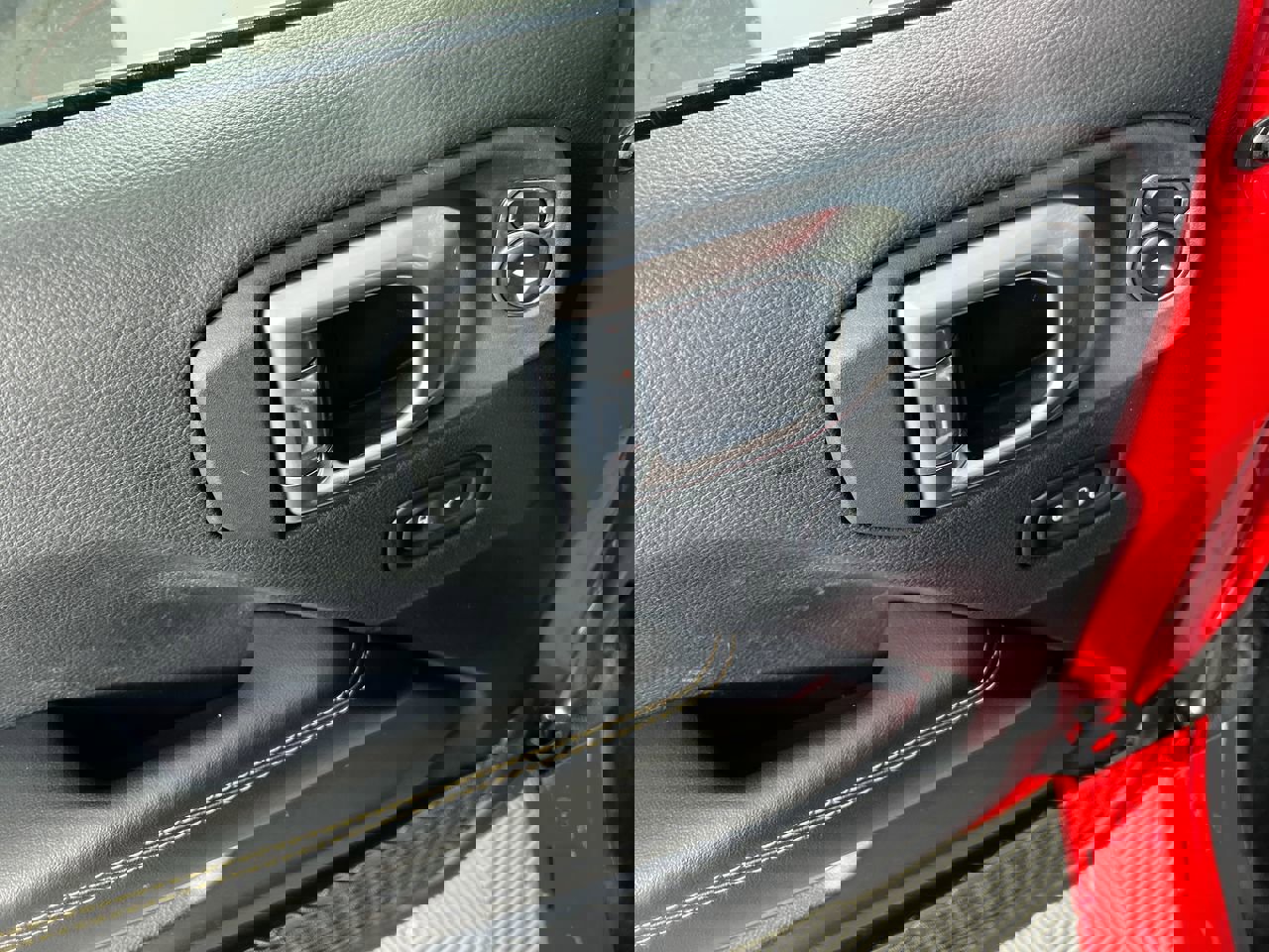 Used 2024 Jeep Wrangler Sahara image 15