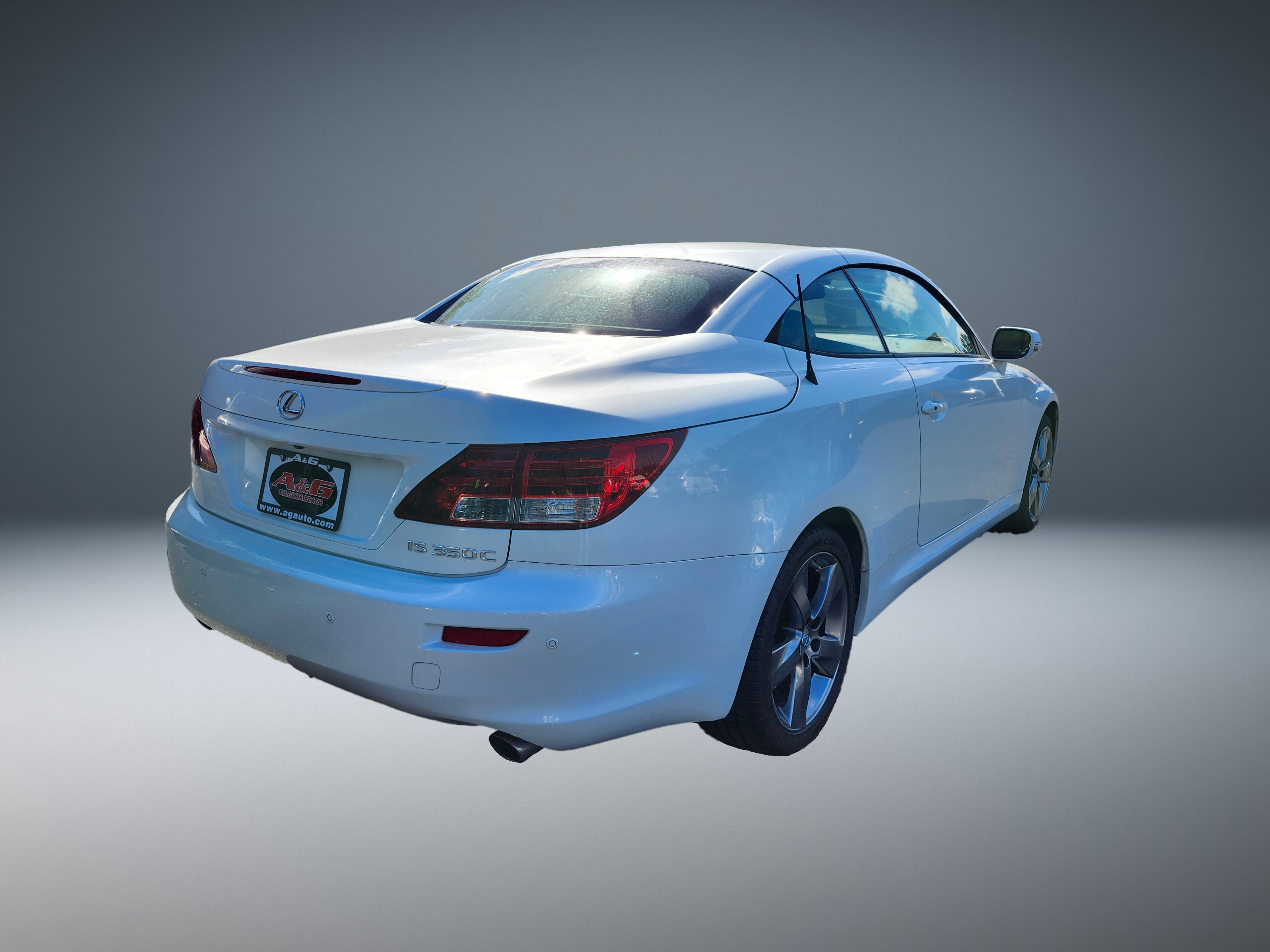 Used 2011 Lexus IS 350C image 3