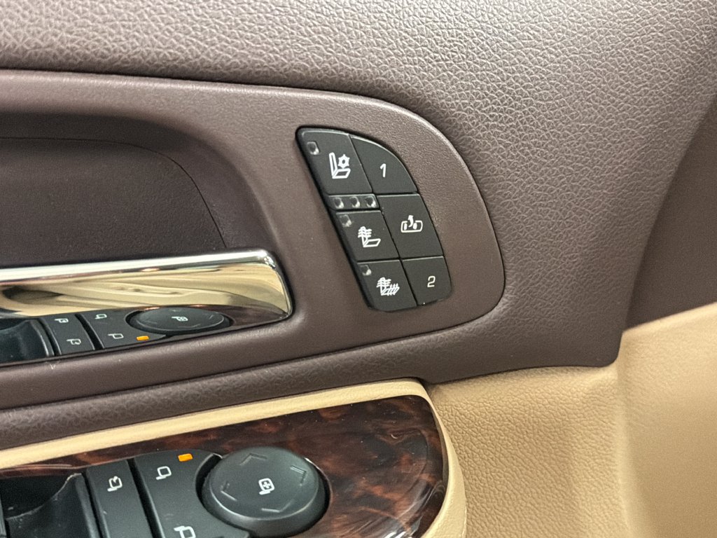Used 2014 GMC Yukon Denali RWD image 24