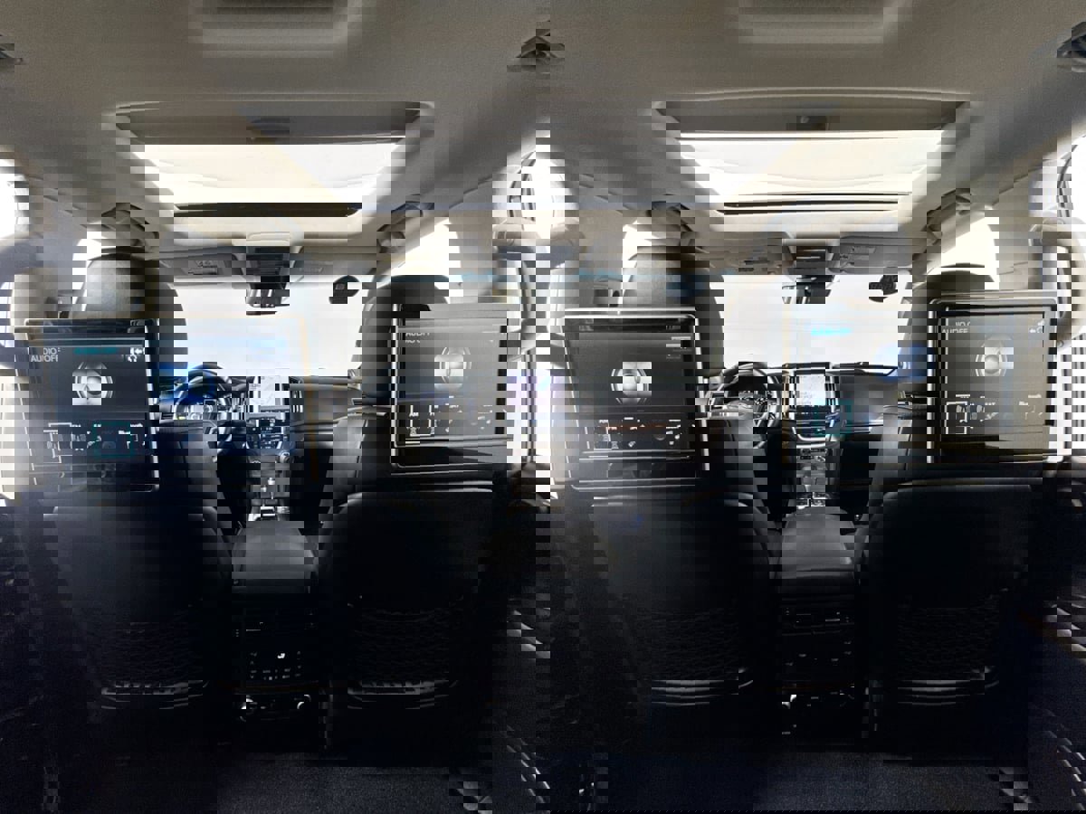 Used 2017 Toyota Land Cruiser image 33