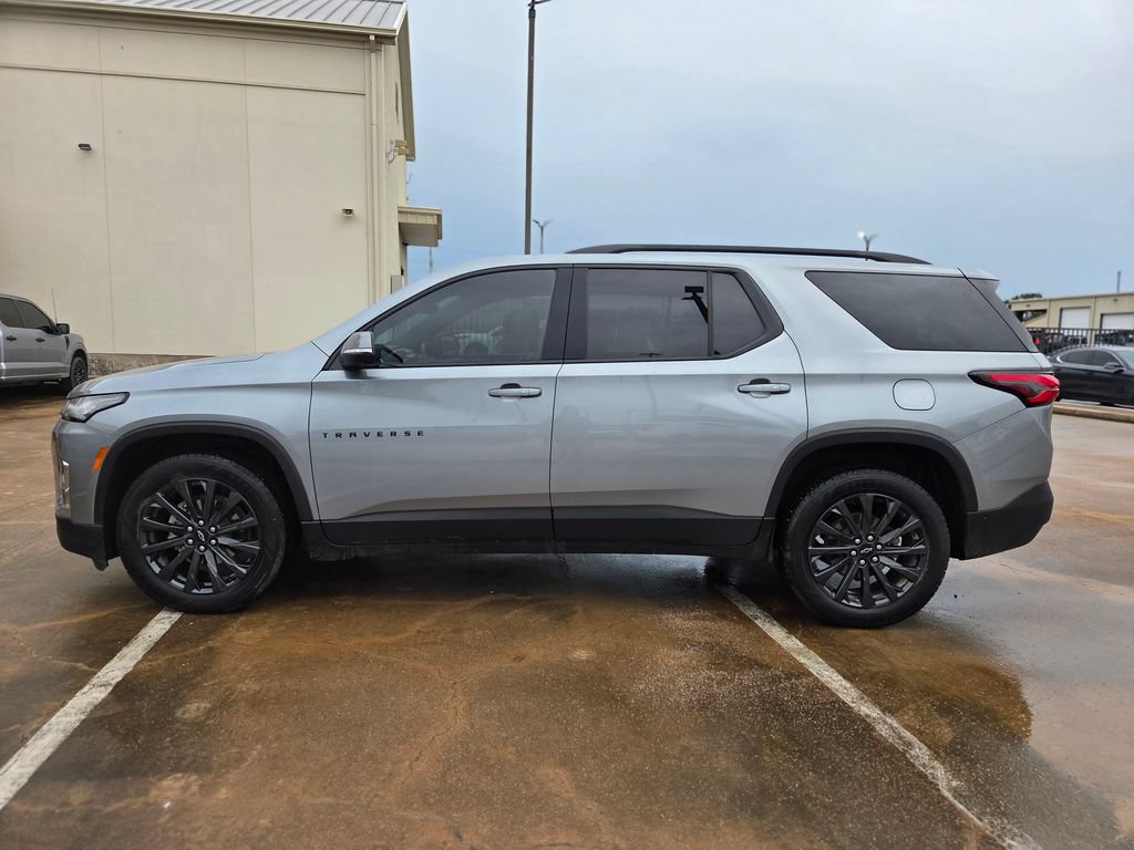 Used 2023 Chevrolet Traverse RS FWD image 8
