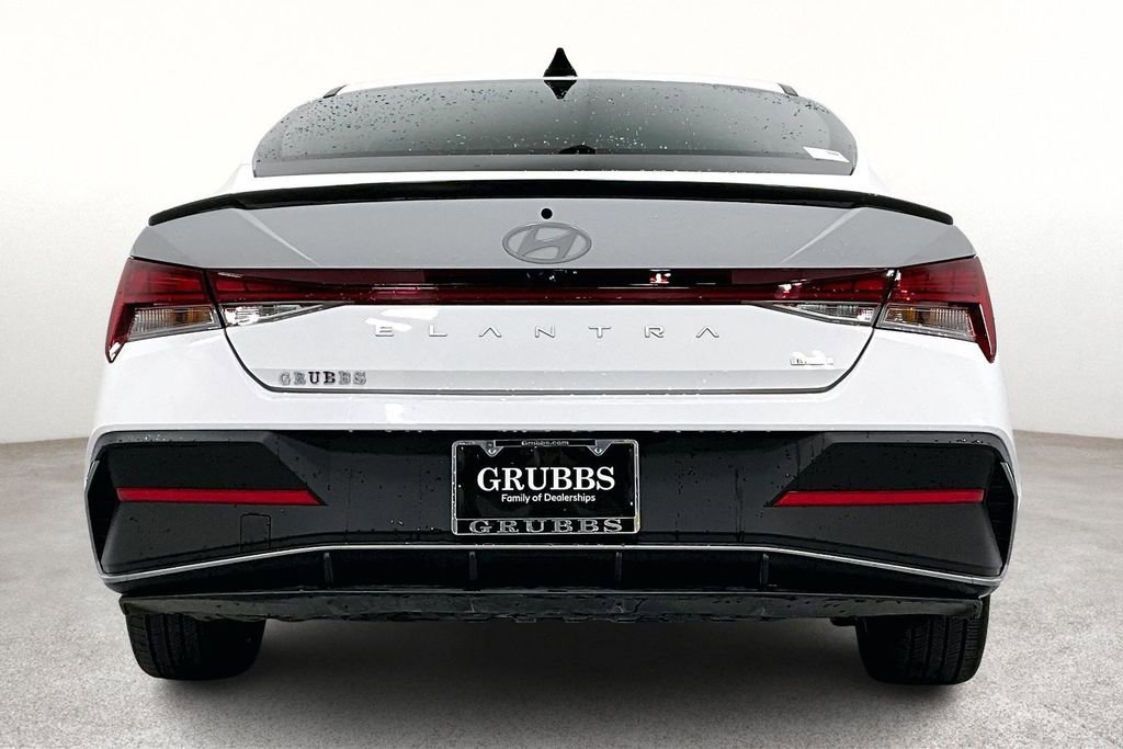 Certified 2025 Hyundai Elantra SEL image 6