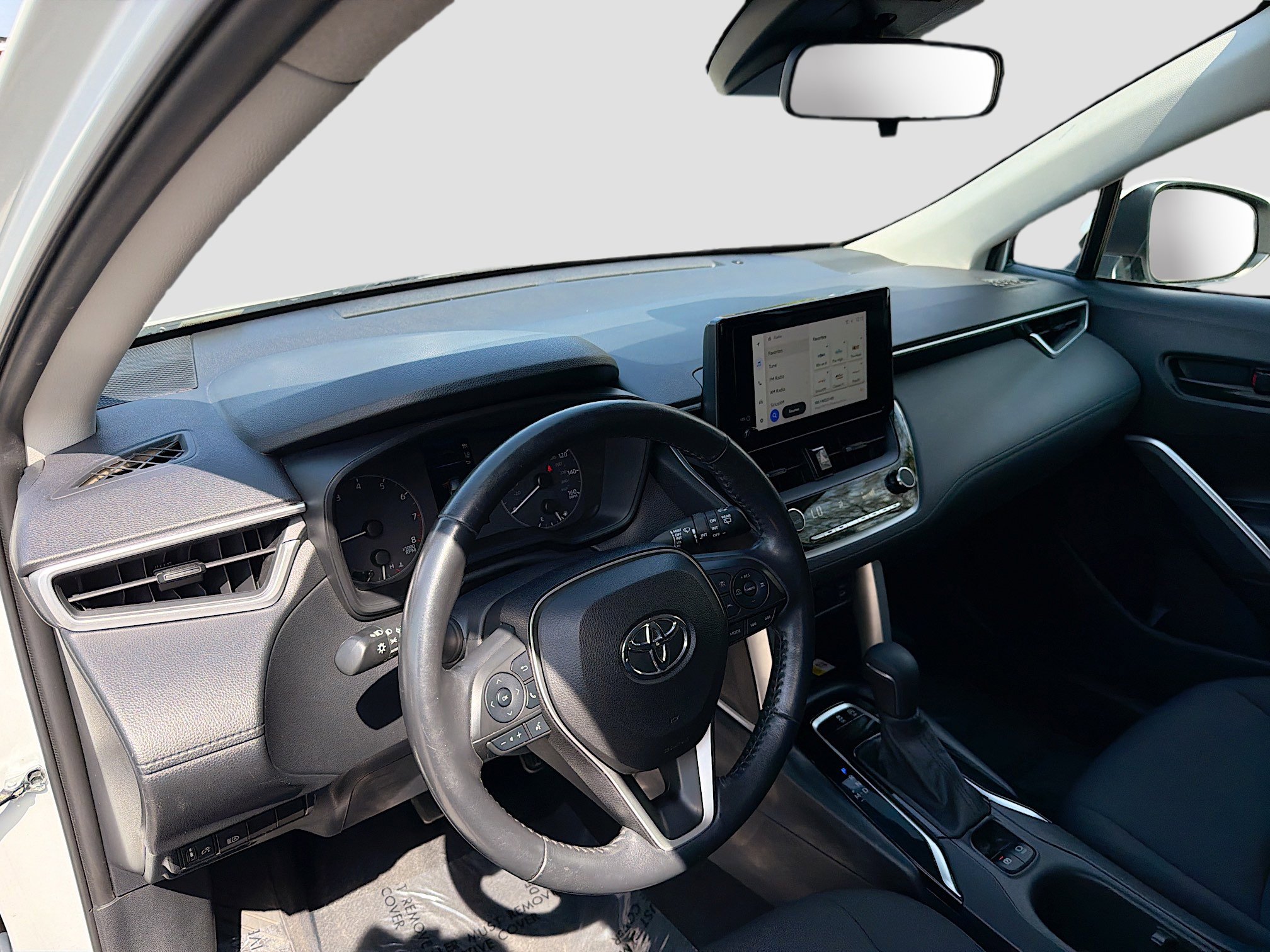 Used 2023 Toyota Corolla Cross LE image 22