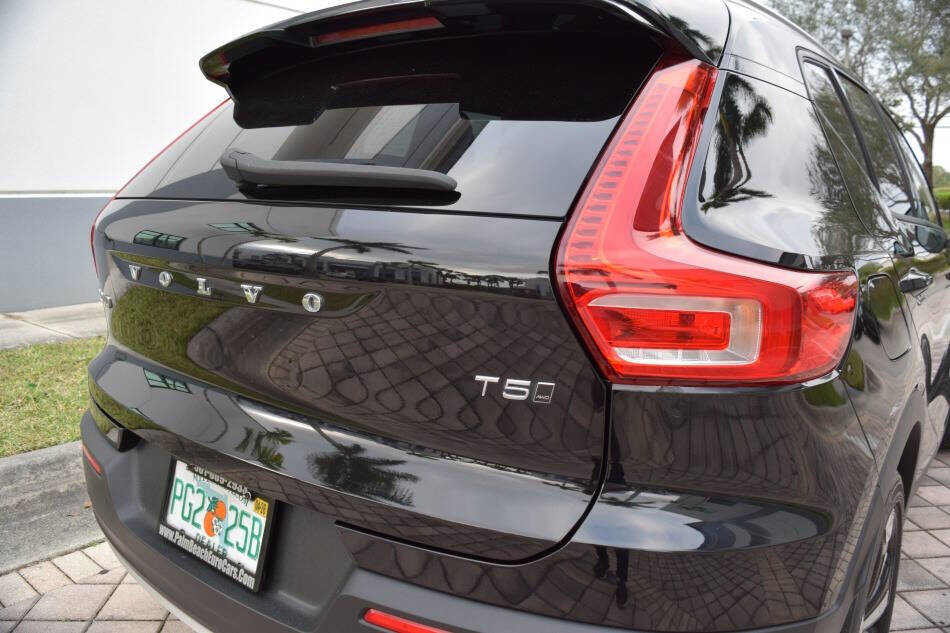 Used 2020 Volvo XC40 T5 Momentum w/ Protection Package Premier image 22