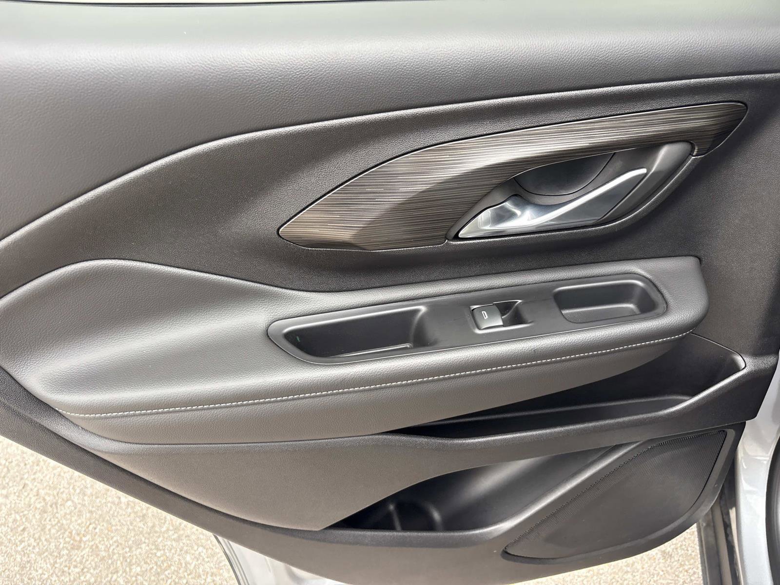 Used 2023 GMC Terrain SLE image 31