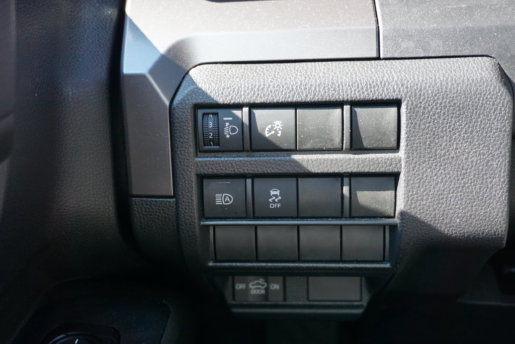 Used 2025 Toyota Tacoma TRD Off-Road AWD/4WD image 28