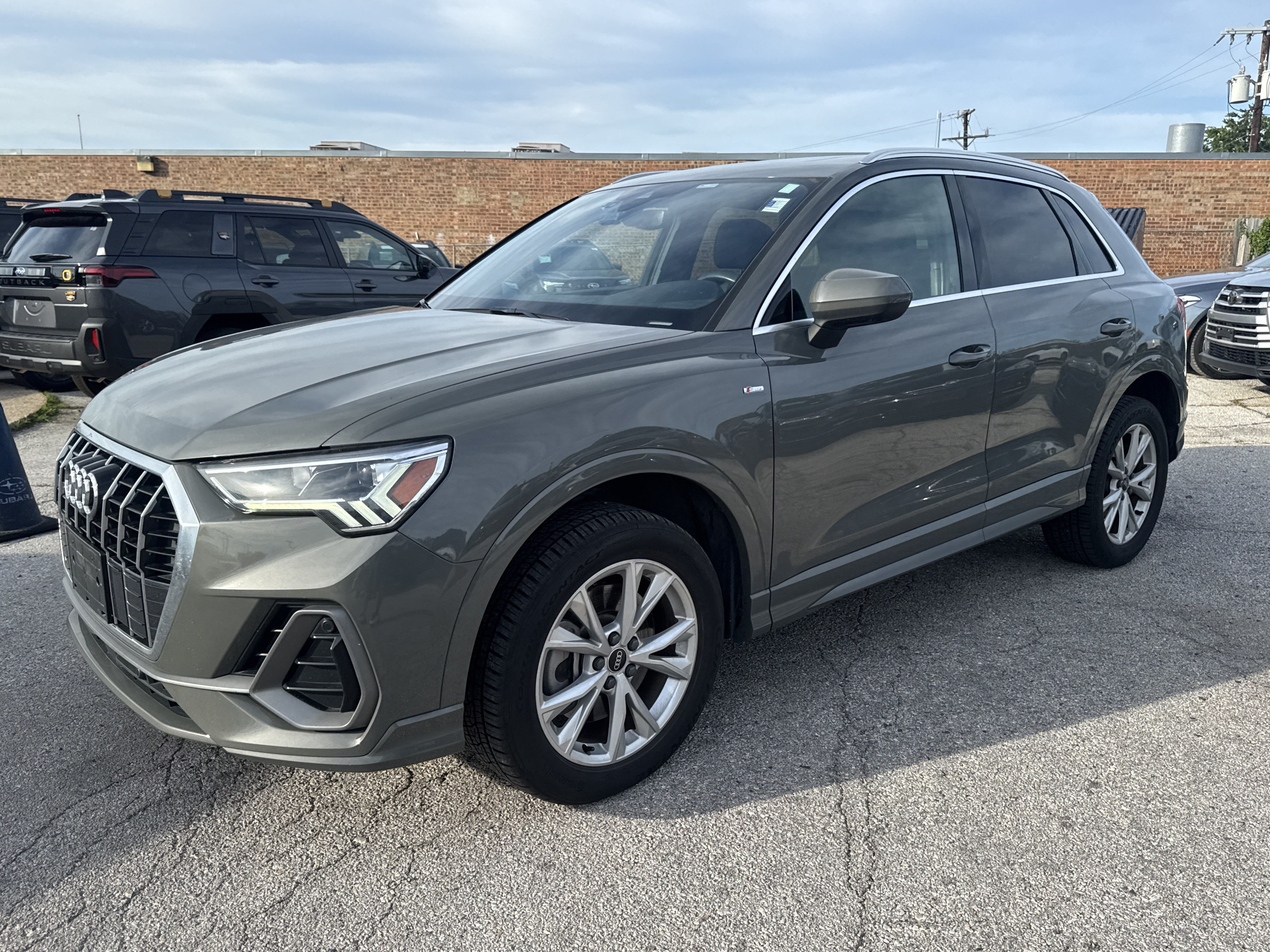 Used 2022 Audi Q3 2.0T Premium Plus w/ Premium Plus Package AWD/4WD image 15