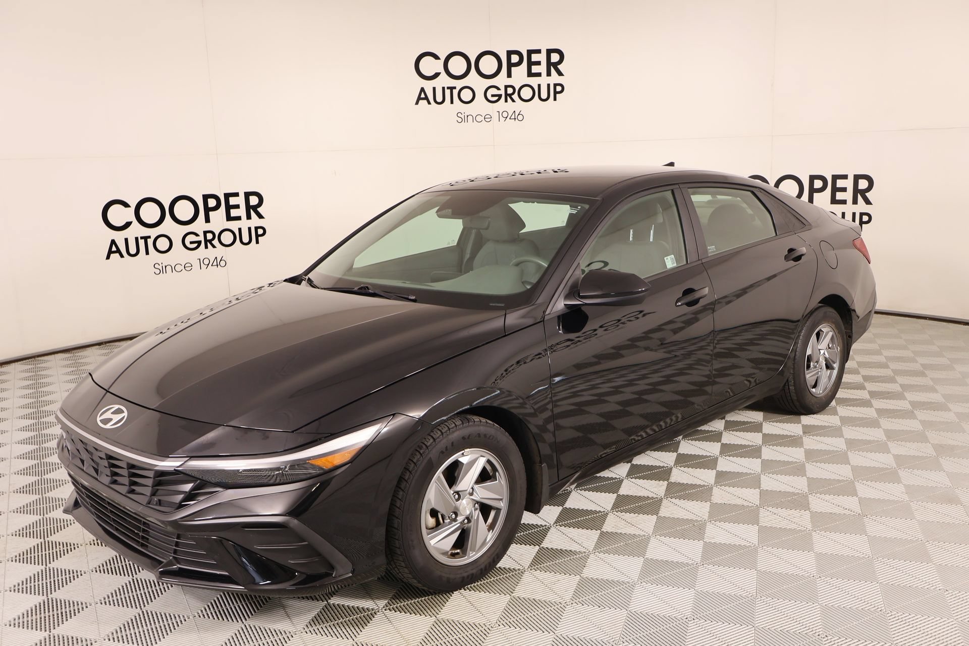 Used 2024 Hyundai Elantra SE FWD image 9