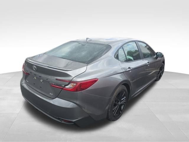 Used 2025 Toyota Camry SE image 7