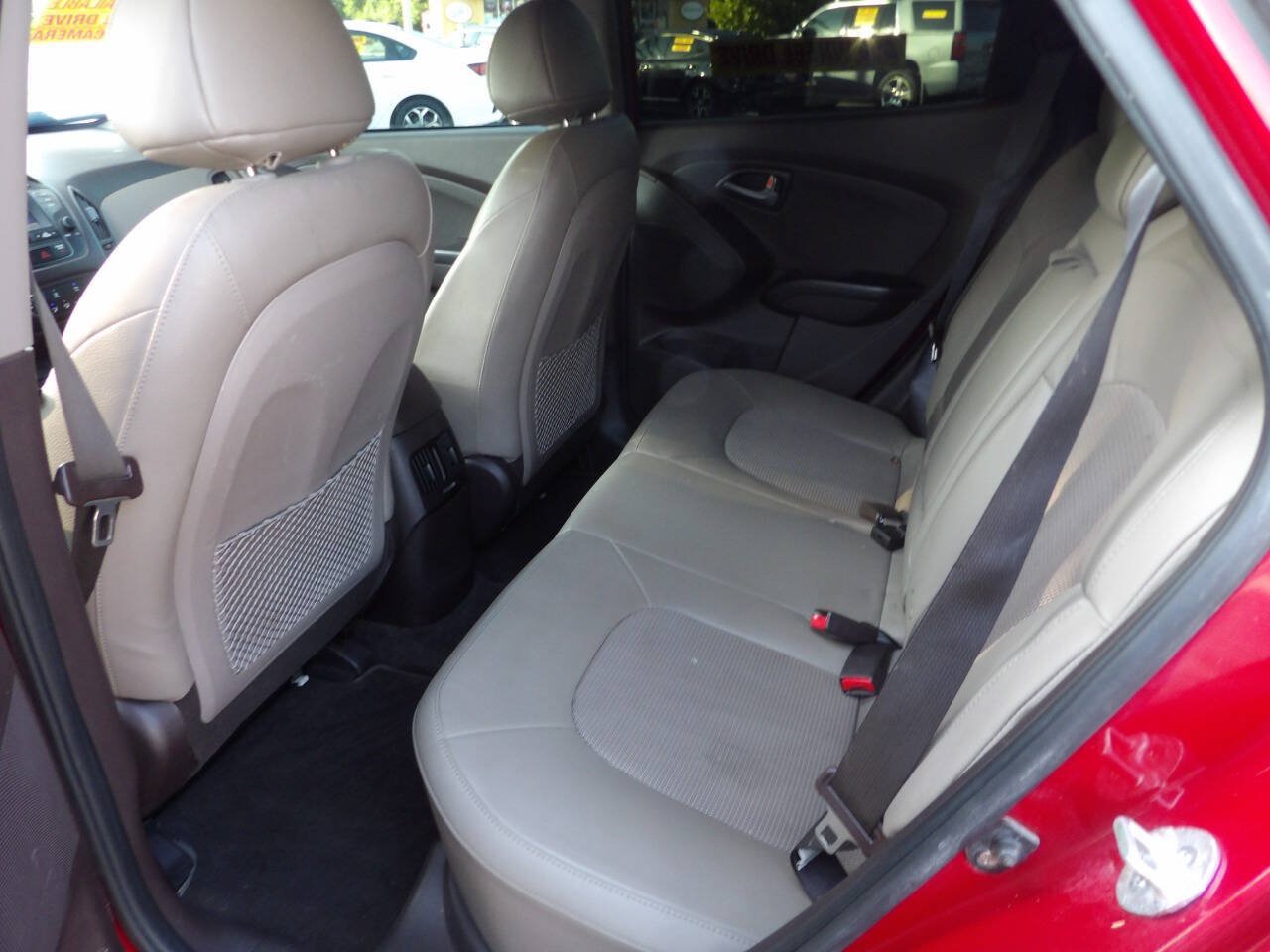 Used 2015 Hyundai Tucson SE AWD/4WD image 8
