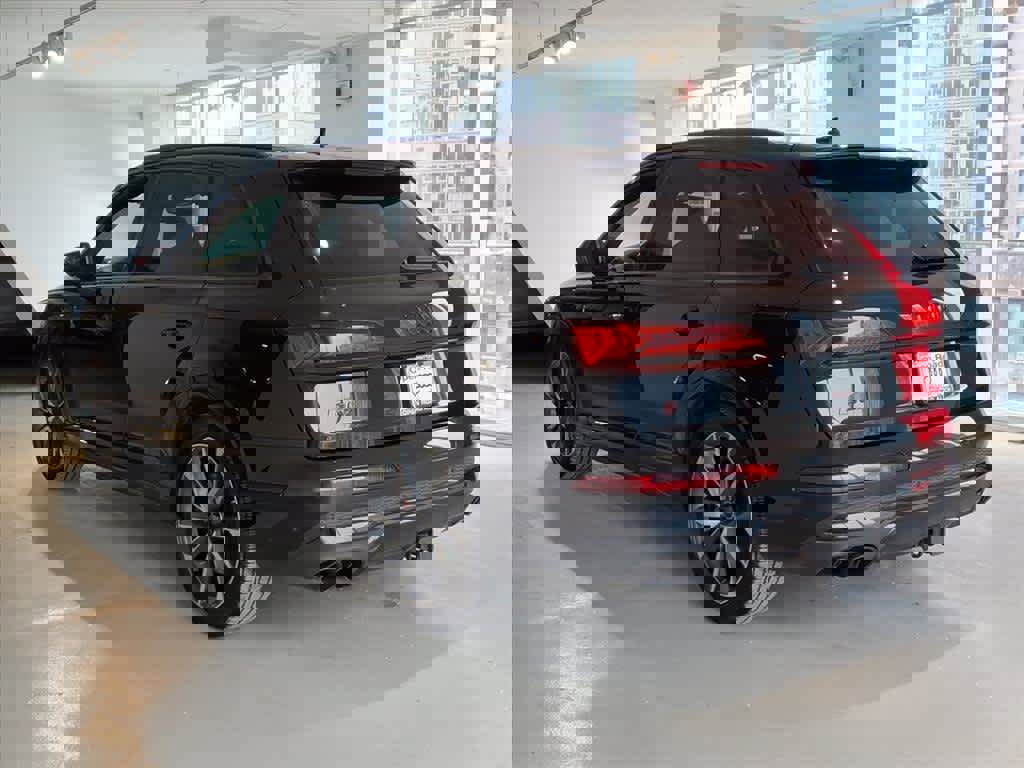 Used 2023 Audi SQ7 Premium Plus w/ Executive Package image 6