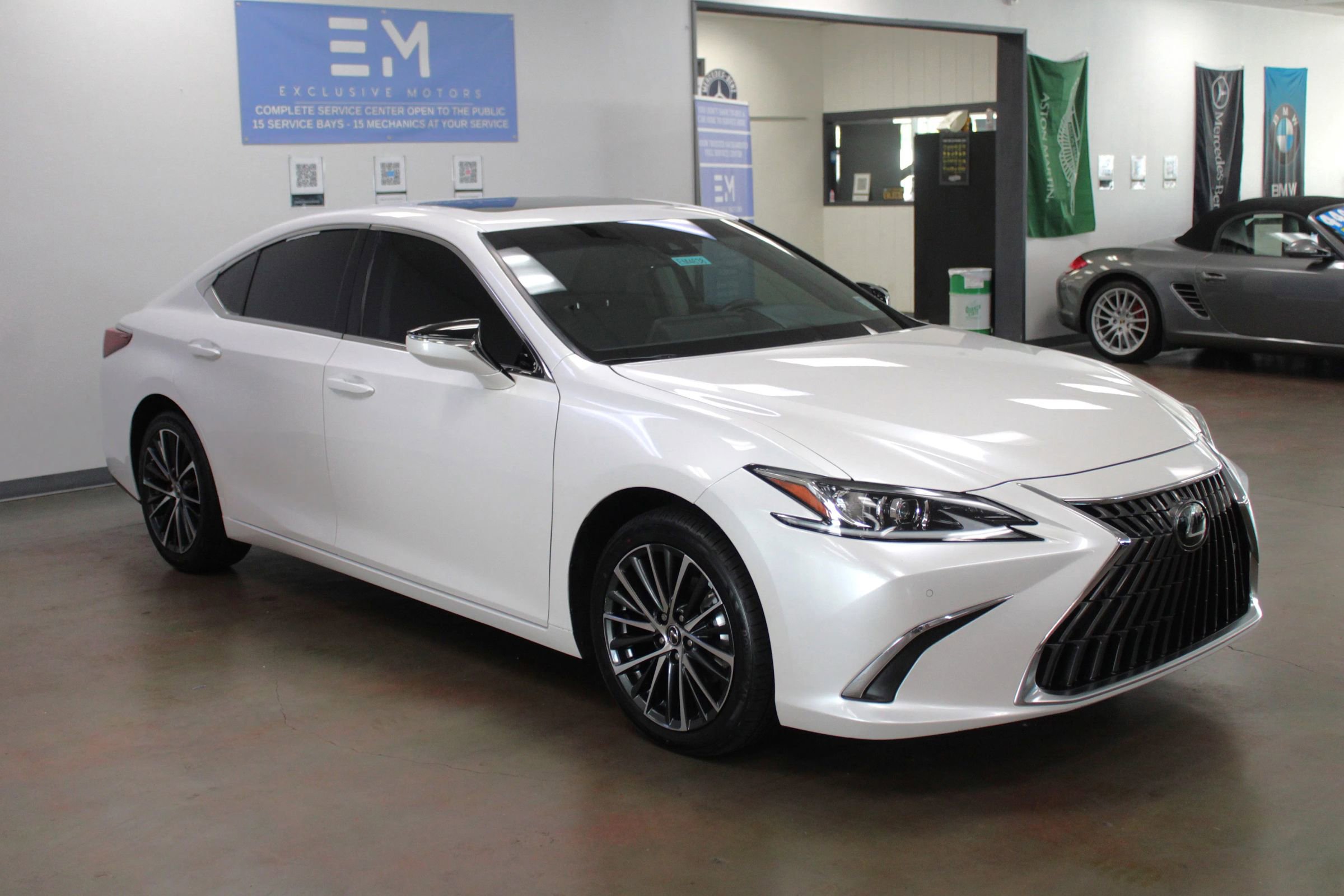 Used 2024 Lexus ES 350 w/ Premium Package image 2