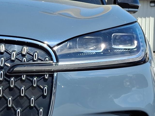 Used 2025 Lincoln Aviator Reserve w/ Equipment Group 201A image 9