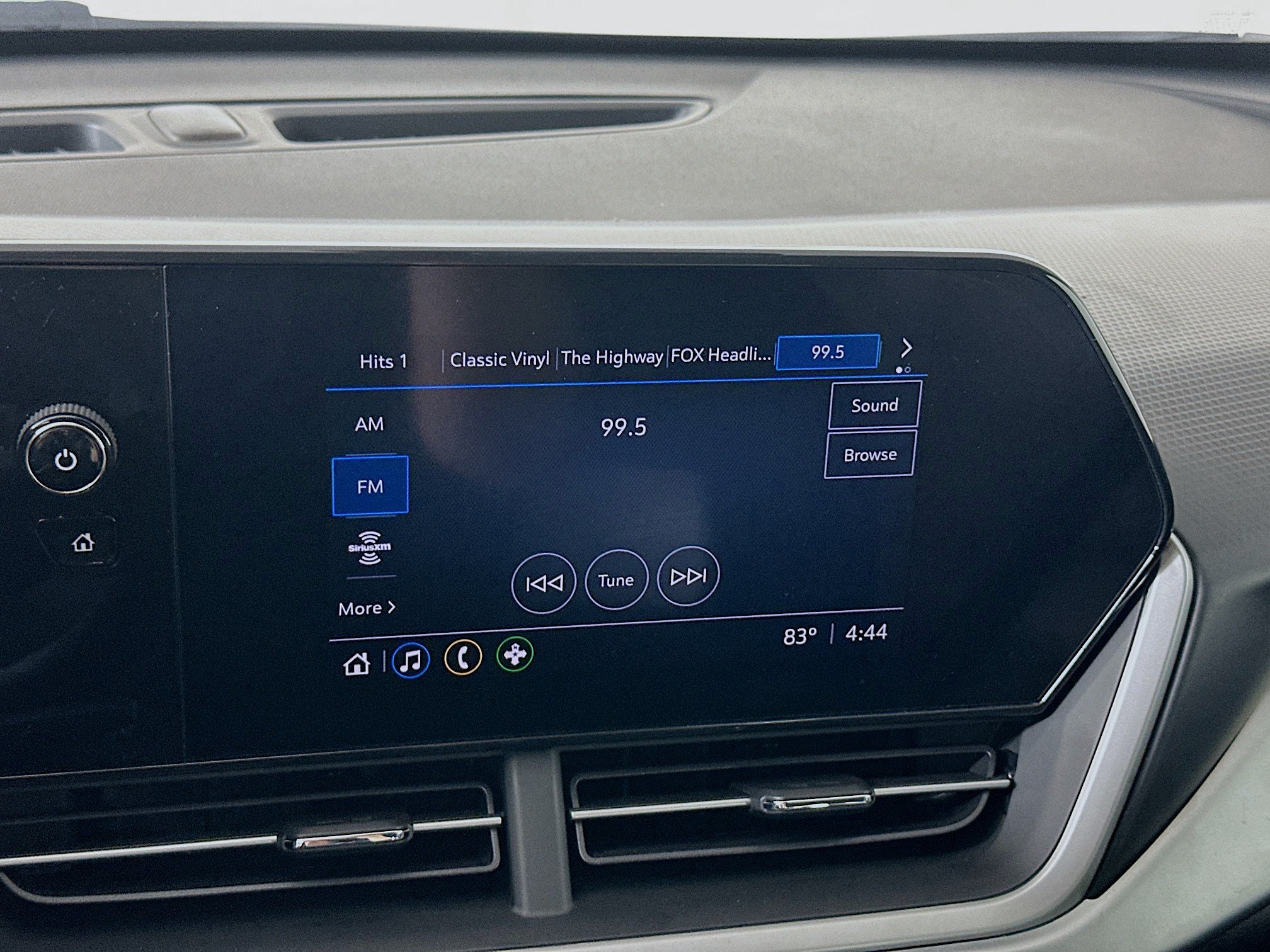 Used 2025 Chevrolet Trax LS FWD image 19