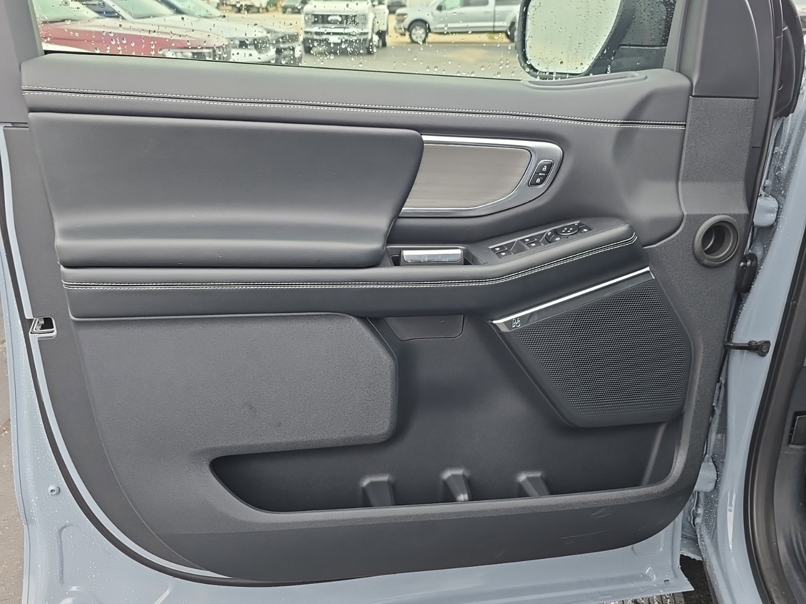New 2027 Ford Expedition Platinum w/ Driver's Package AWD/4WD image 9