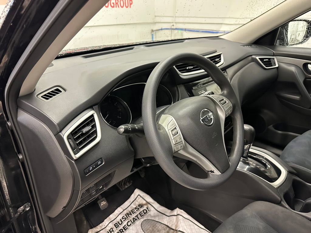Used 2016 Nissan Rogue S AWD/4WD image 18