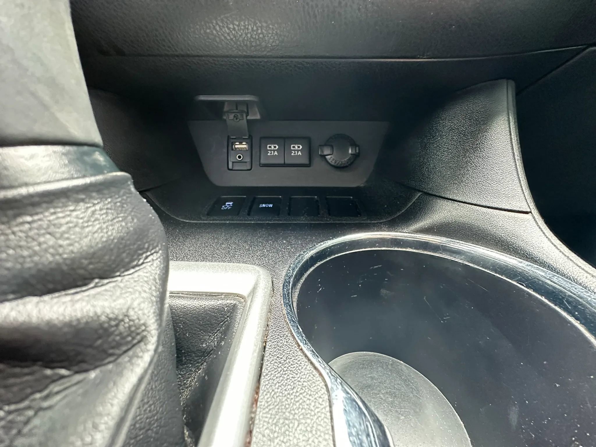 Used 2017 Toyota Highlander SE FWD image 28