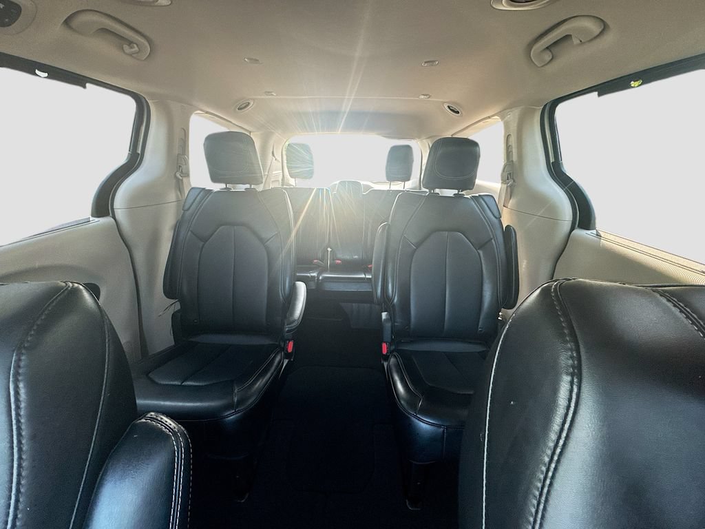 Used 2024 Chrysler Pacifica Touring-L FWD image 29