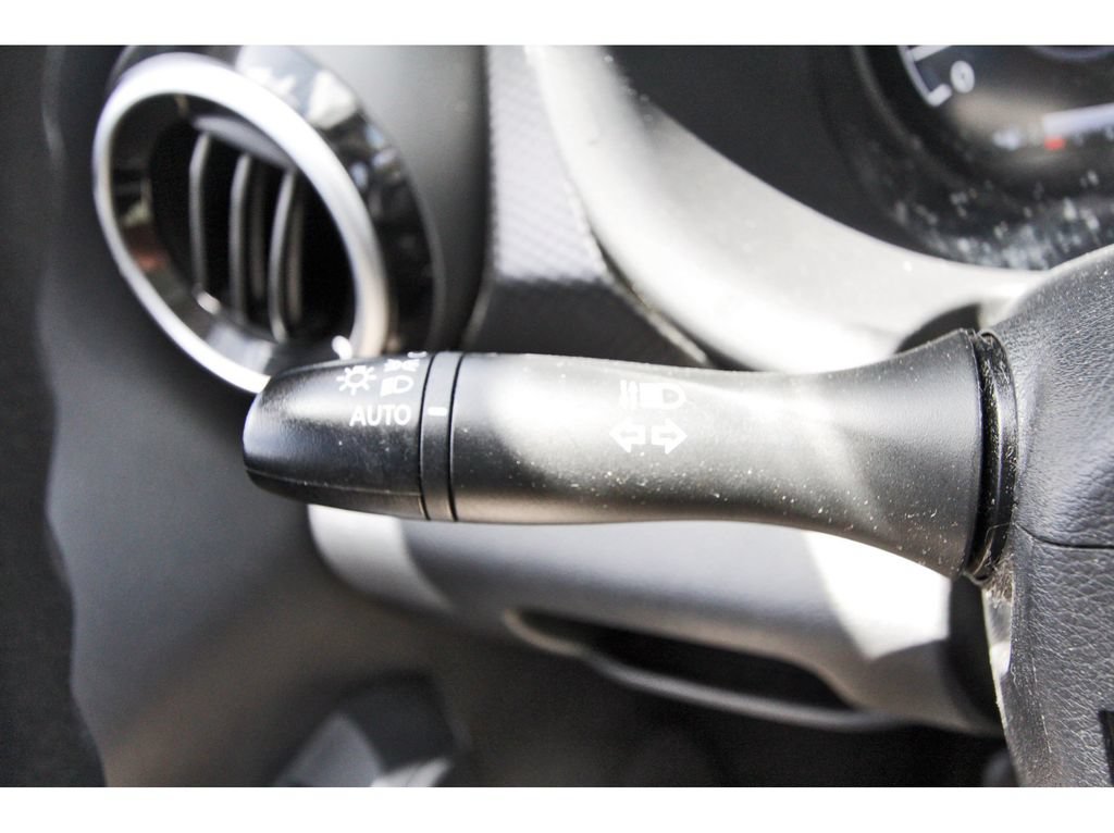 Used 2022 Nissan Kicks SV FWD image 11