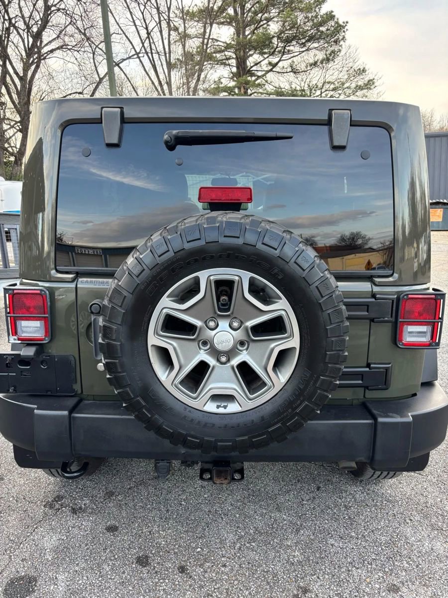 Used 2015 Jeep Wrangler Unlimited Rubicon w/ Connectivity Group image 4