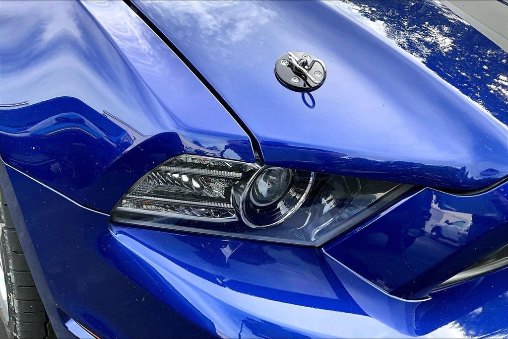 Used 2013 Ford Mustang GT Premium w/ Electronics Pkg RWD image 31