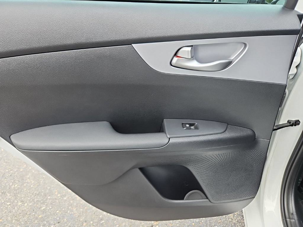 Used 2024 Kia Forte LXS w/ LXS Technology Package FWD image 25