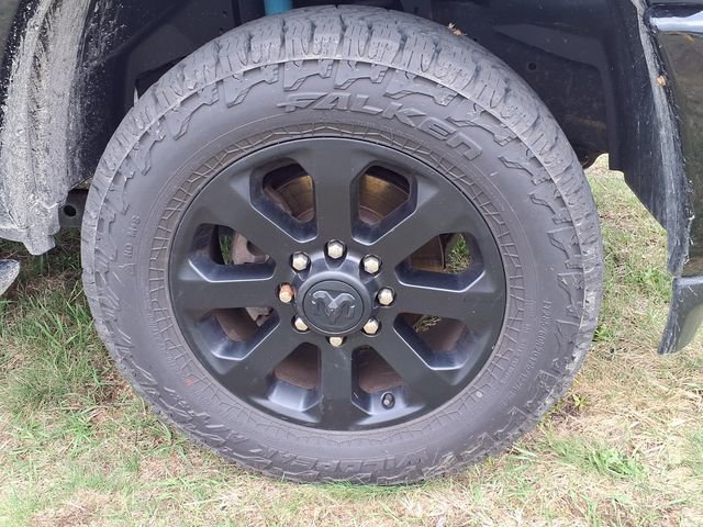 Used 2019 RAM 2500 Laramie w/ Black Appearance Package image 4