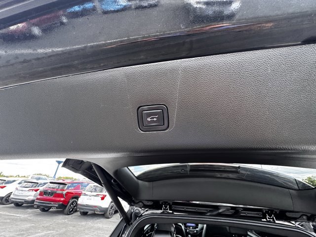 Used 2022 Chevrolet Traverse LT image 10