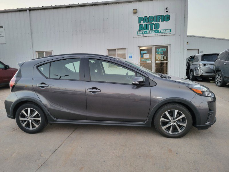 Used 2018 Toyota Prius C Two image 8
