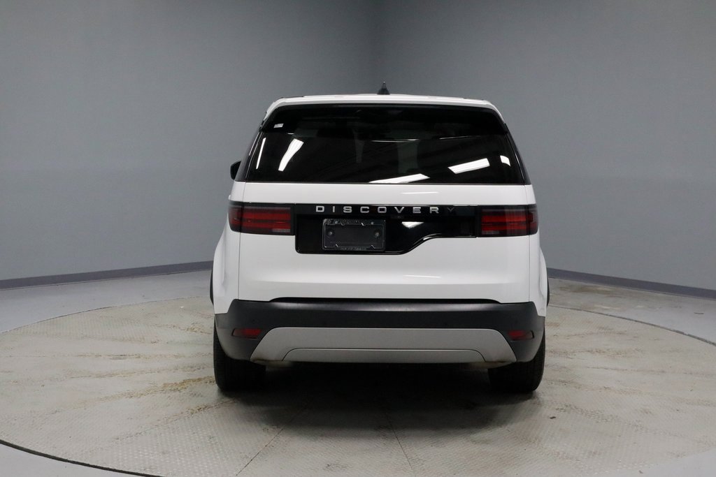 Used 2024 Land Rover Discovery S image 10