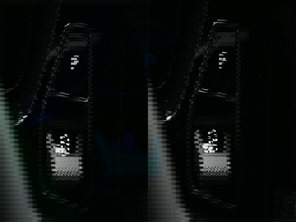 New 2025 Porsche Macan 4S Electric image 27