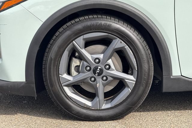 Certified 2025 Kia K4 FWD image 33