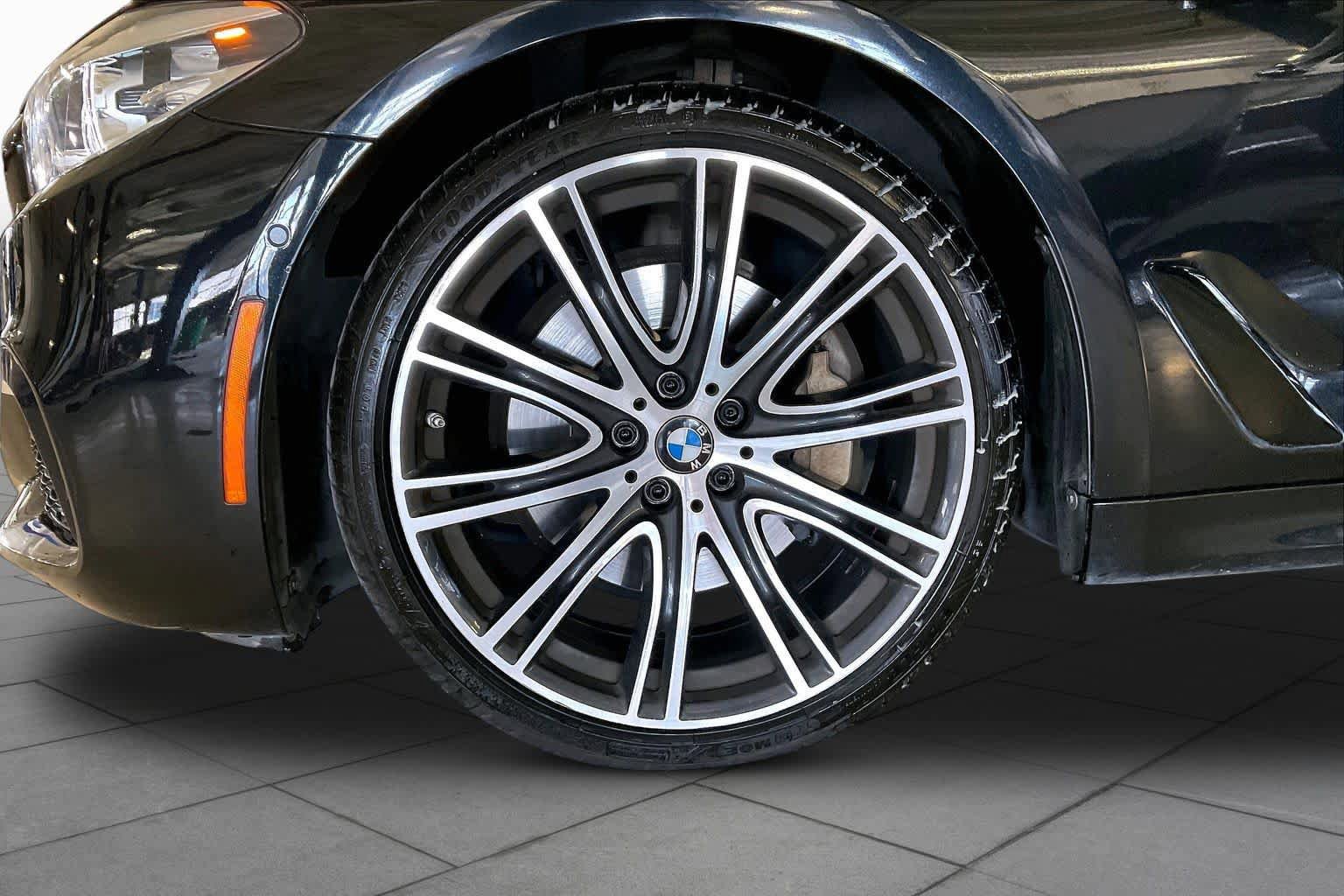 Used 2018 BMW 540i RWD image 9