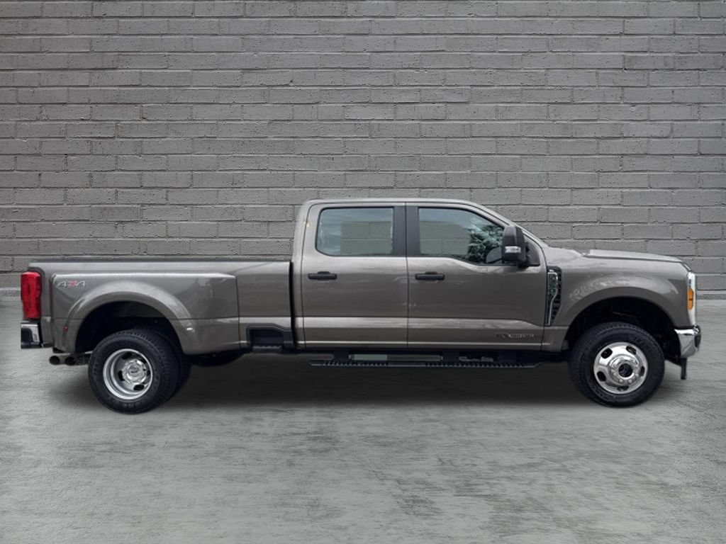 Used 2023 Ford F350 XL AWD/4WD image 9