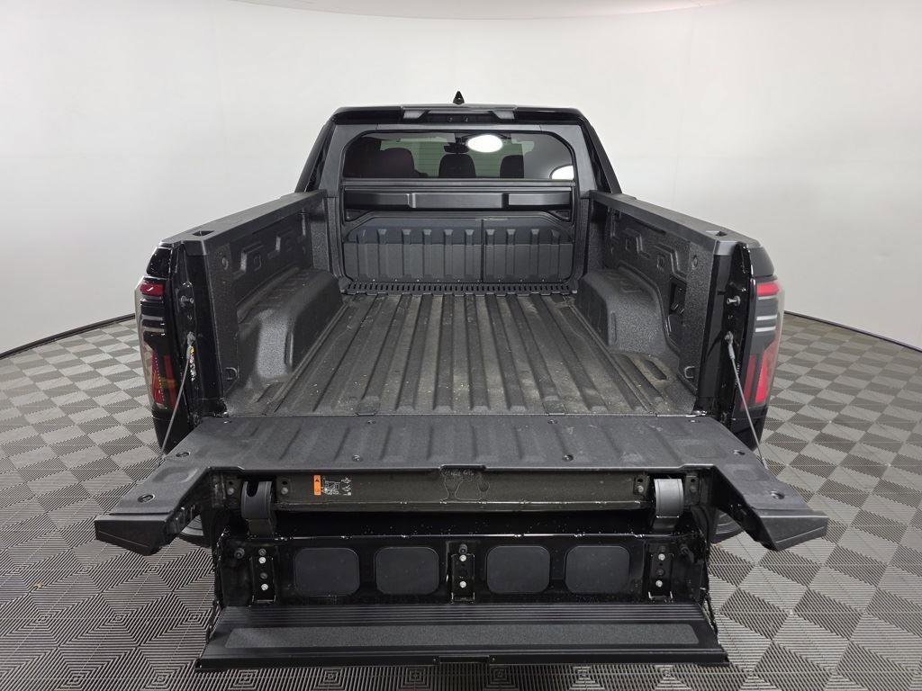 Used 2025 GMC Sierra EV Denali image 8