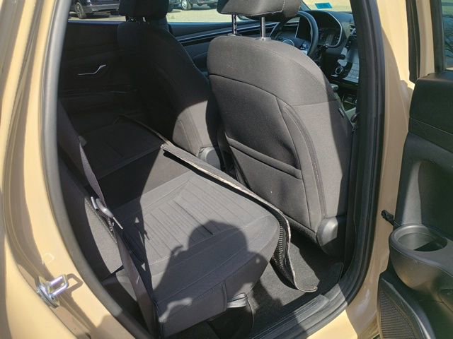 Used 2023 Hyundai Santa Cruz SE w/ Cargo Package image 16
