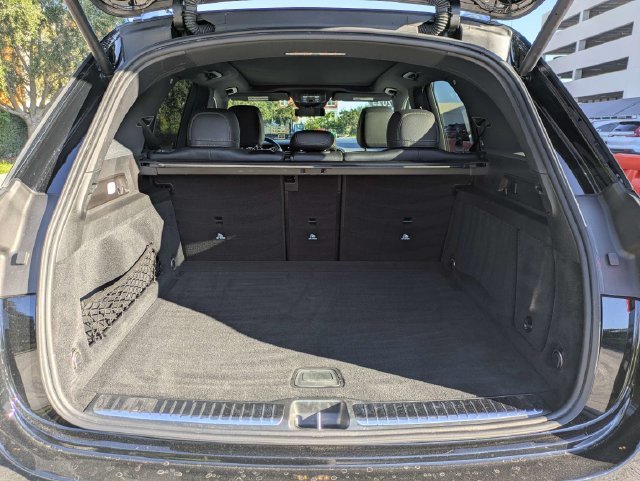 Used 2025 Mercedes-Benz GLE 350 4MATIC w/ Driver Assistance Package image 12