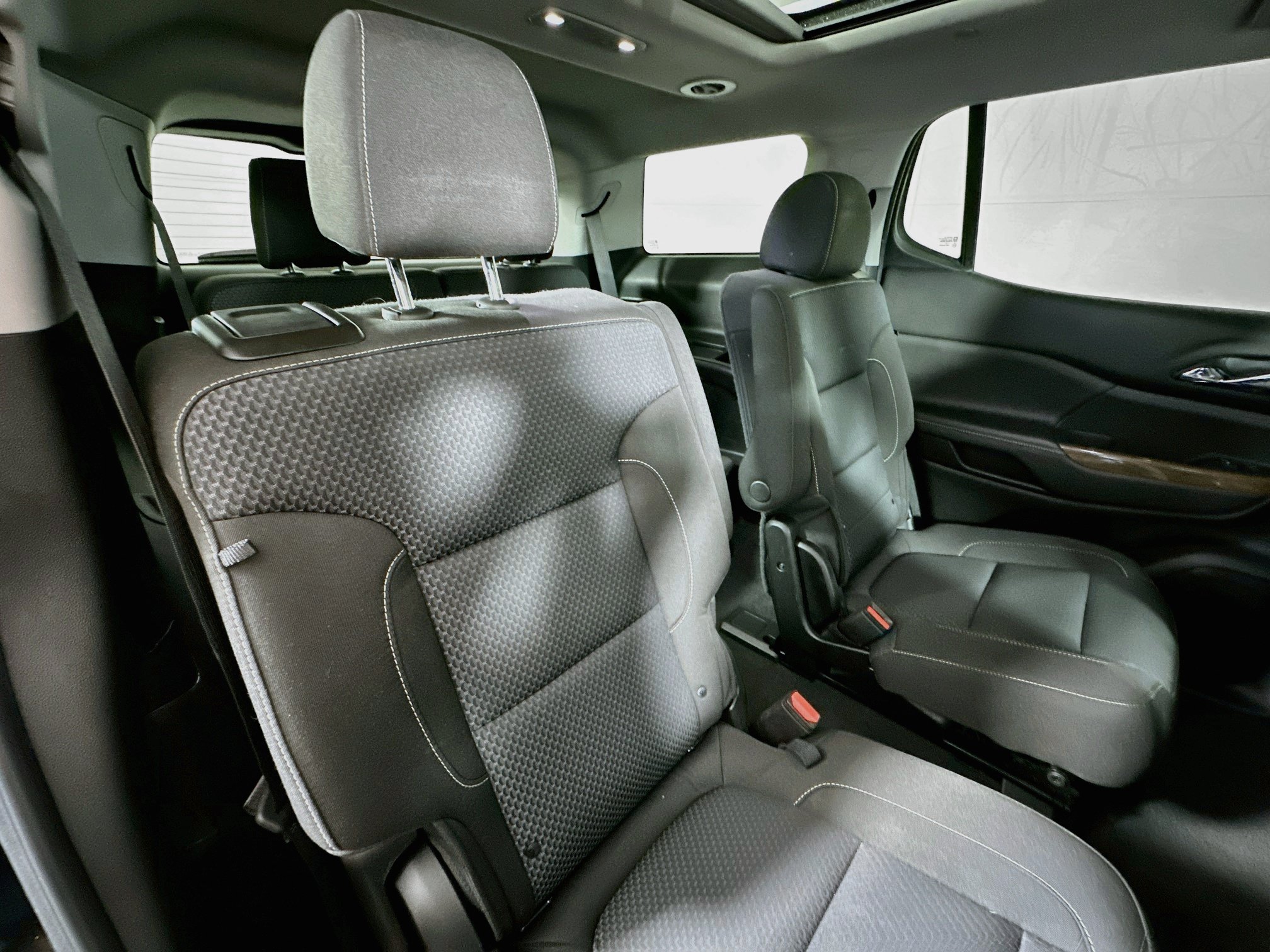 Used 2023 GMC Acadia SLE w/ Driver Convenience Package FWD image 27