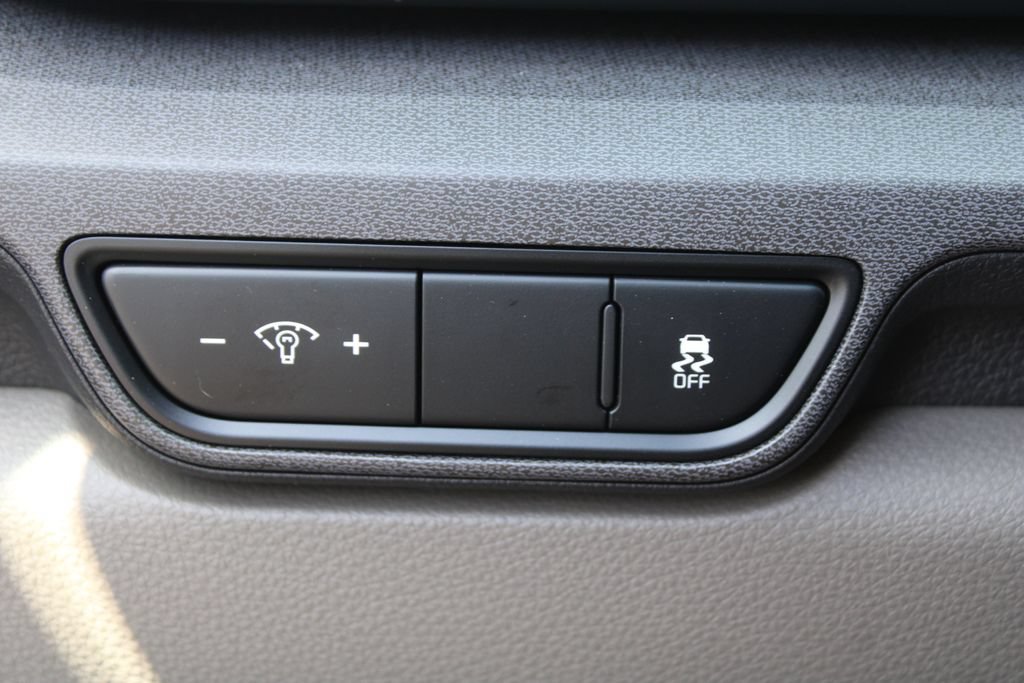 New 2027 Kia Carnival SX FWD image 32