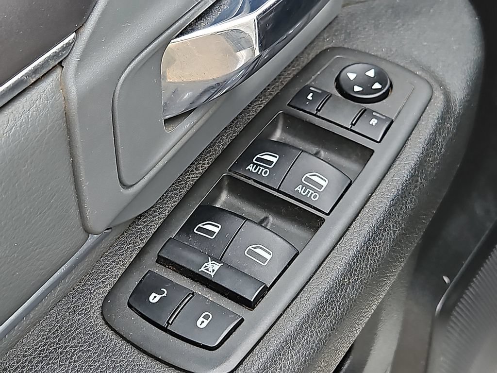 Used 2022 RAM 1500 Classic SLT w/ Electronics Group AWD/4WD image 13