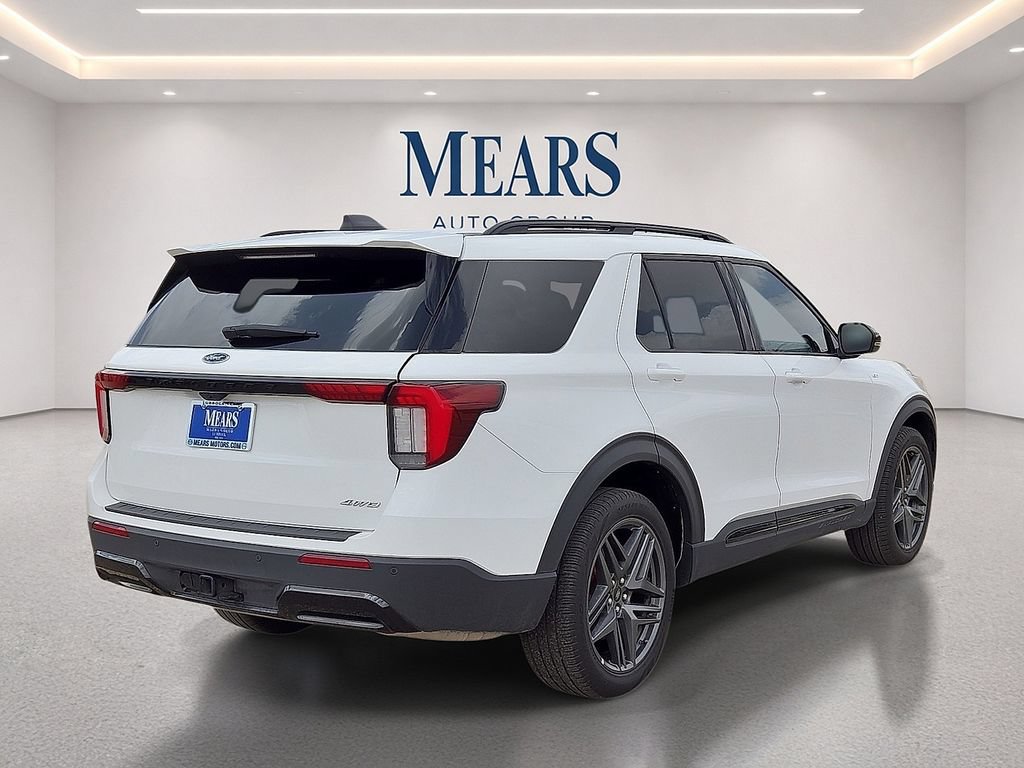 Used 2025 Ford Explorer ST-Line w/ ST-Line Street Pack AWD/4WD image 5