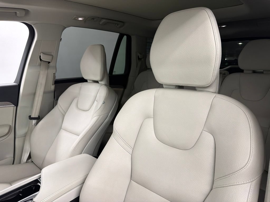 Used 2023 Volvo XC90 B6 Plus AWD/4WD image 25