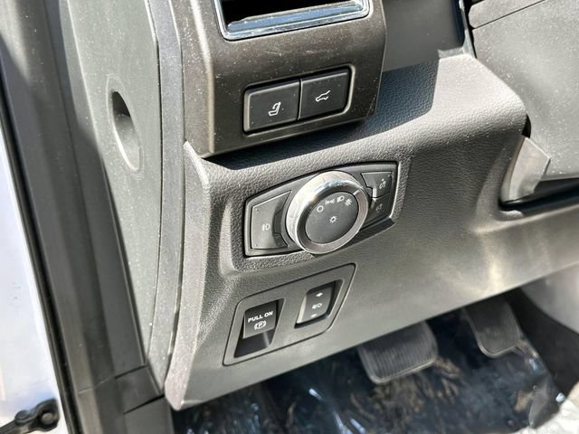 Used 2018 Ford Expedition Limited w/ Equipment Group 302A AWD/4WD image 21