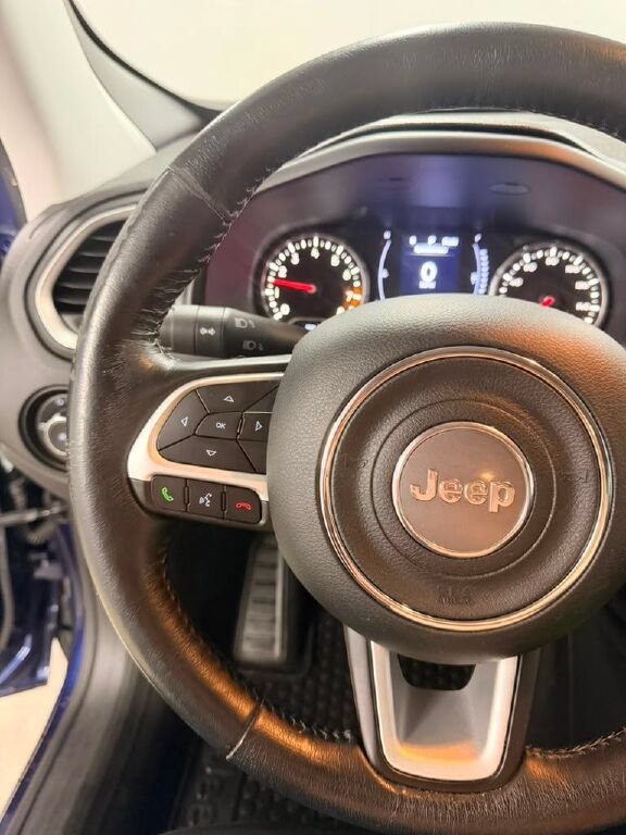 Used 2018 Jeep Renegade Latitude w/ Cold Weather Group AWD/4WD image 26