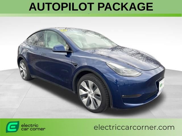 Used 2023 Tesla Model Y Long Range image 1