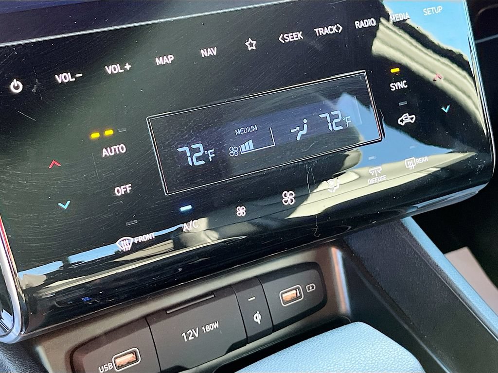 Used 2024 Hyundai Santa Cruz Night AWD/4WD image 16