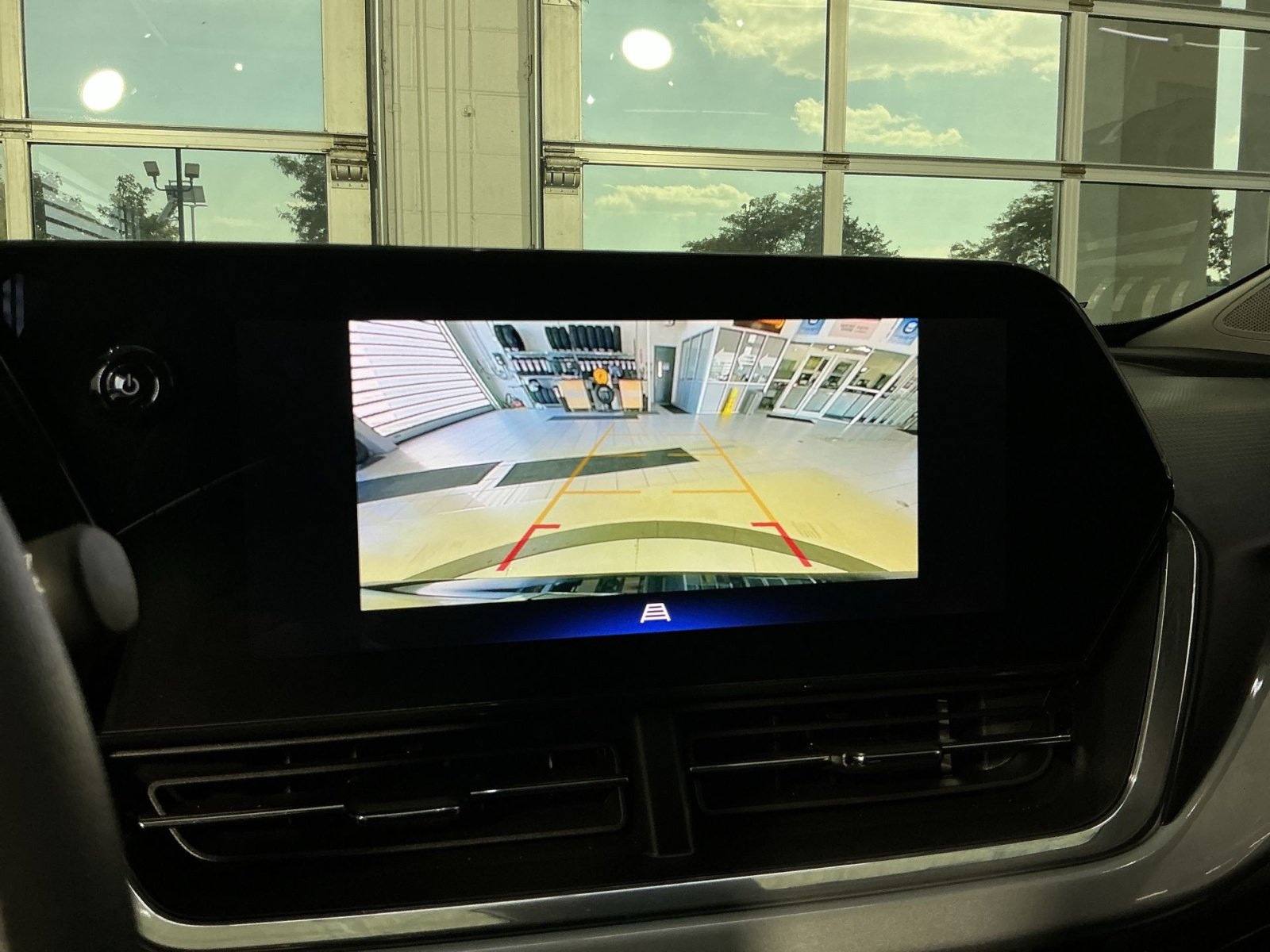 Used 2024 Chevrolet Trax LT FWD image 20