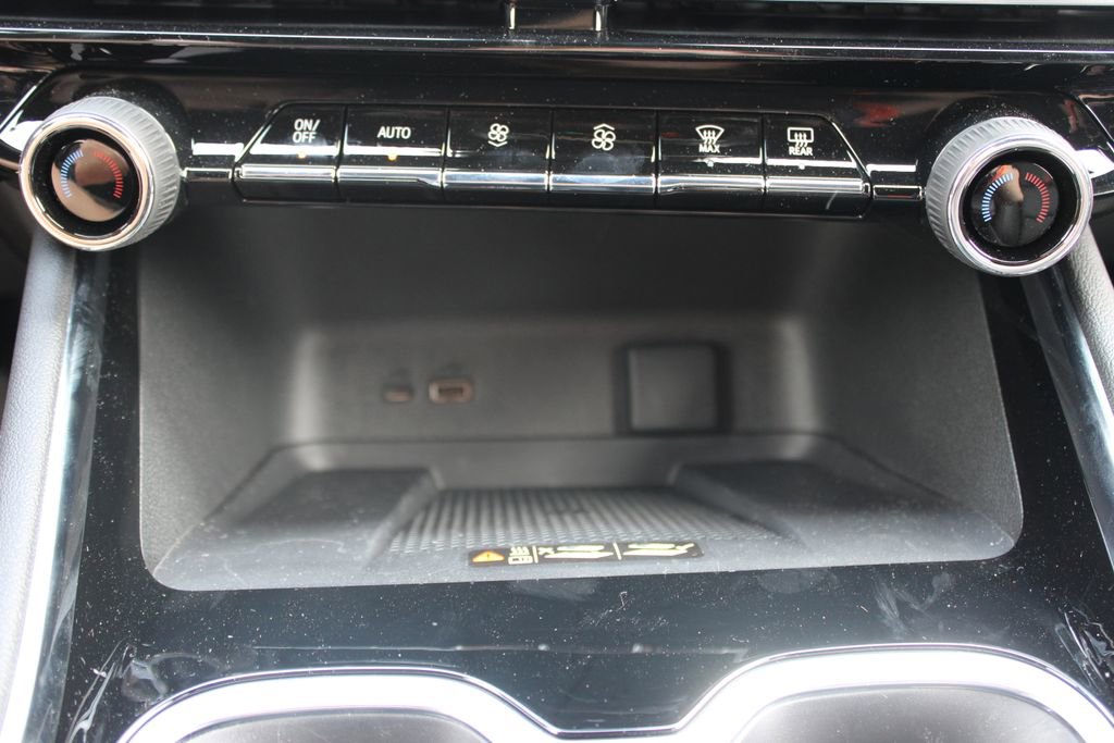 New 2026 Chevrolet Traverse RS w/ LPO, Floor Liner Package FWD image 44