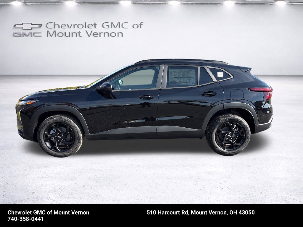New 2026 Chevrolet Trax LT w/ Midnight Edition FWD image 2