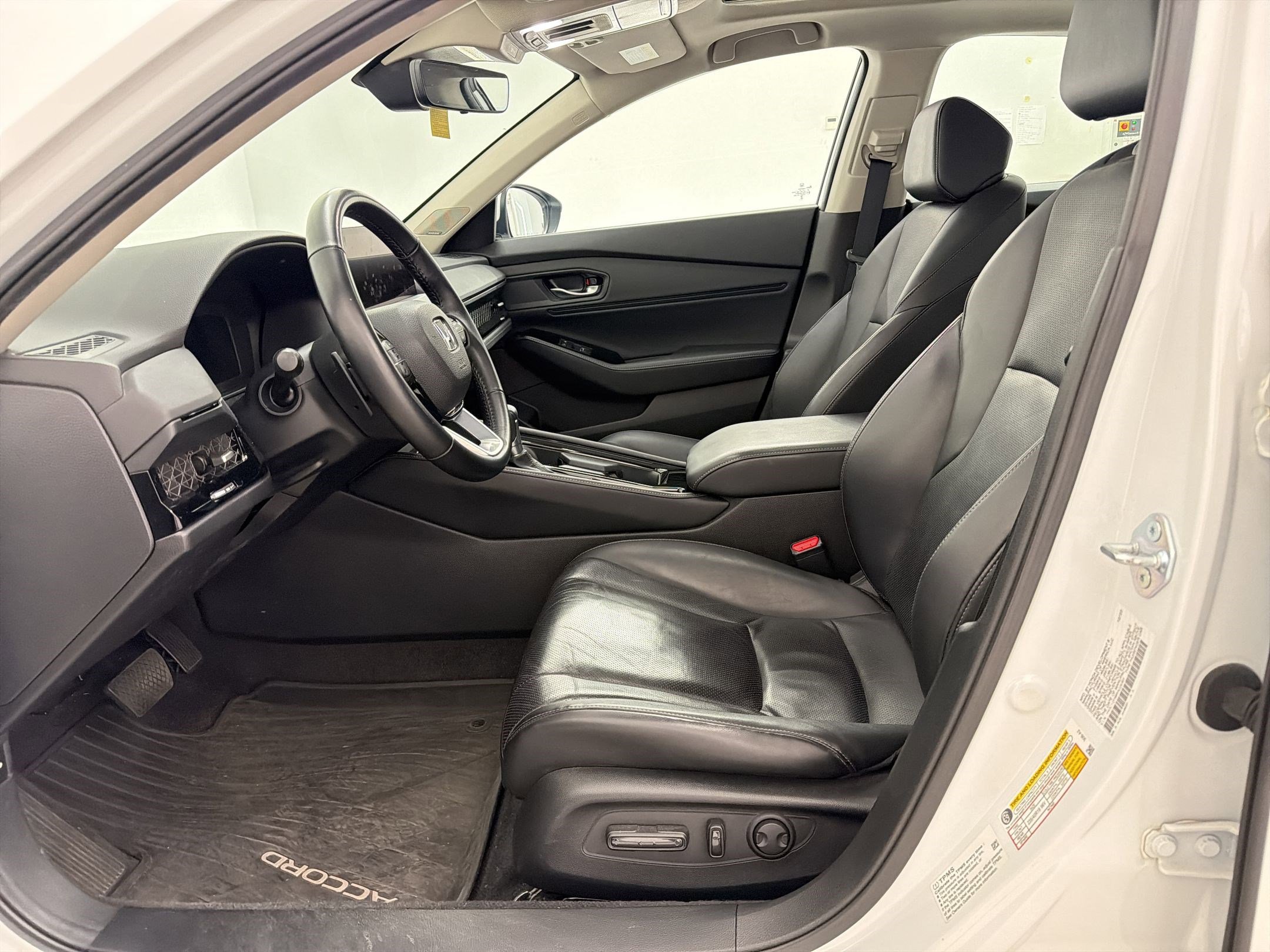Used 2024 Honda Accord Touring image 5